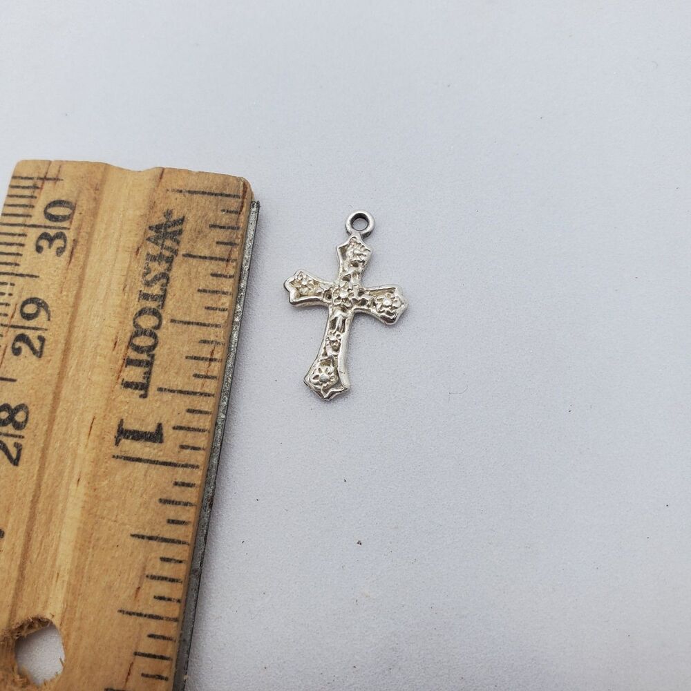 Sterling Silver Floral Cross Charm Marked Jez chn 925